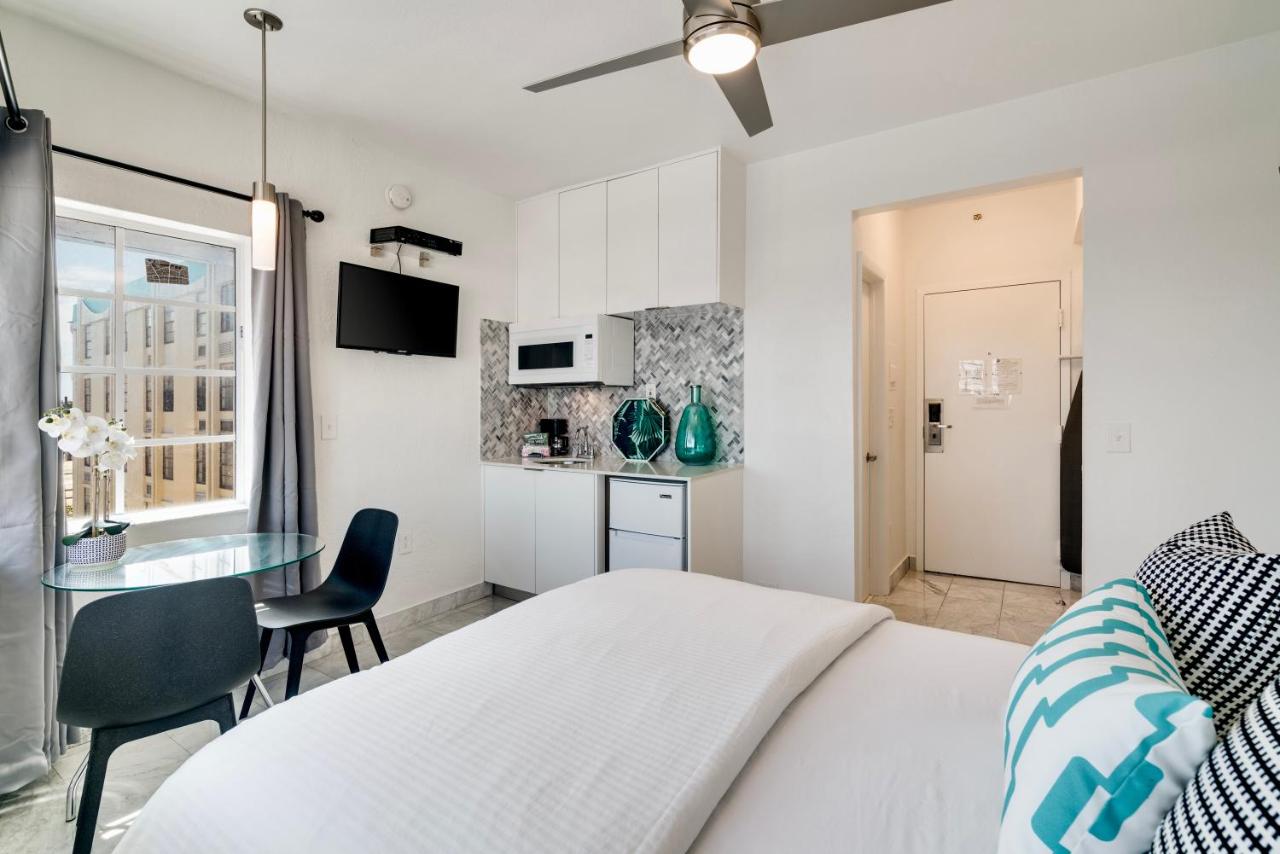 Best location by the Beach ! Free WiFi - TV - All amenities - 4