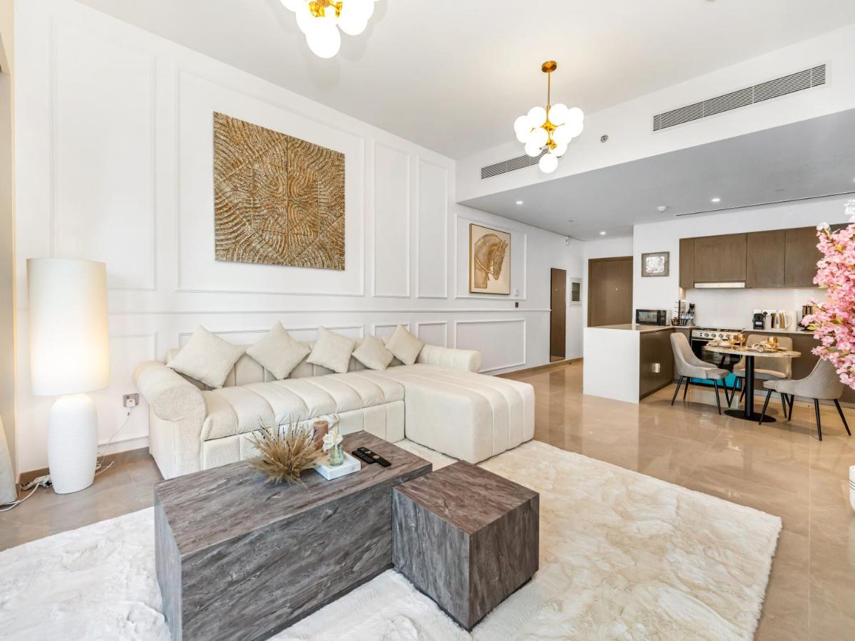 Skyline Serenity Holiday Home I Signature Series 1 Bedroom Apartment I Free Parking, Gym, Pool I - 5