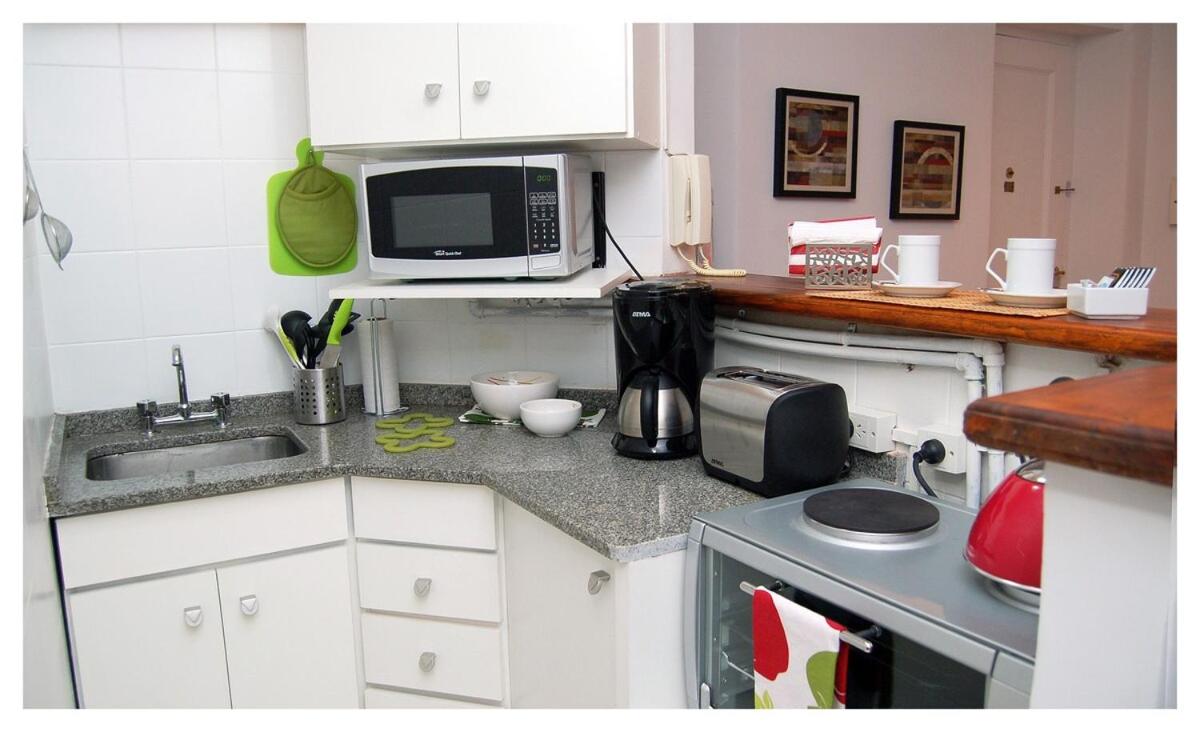 A metros de calle Florida, con patio - 4