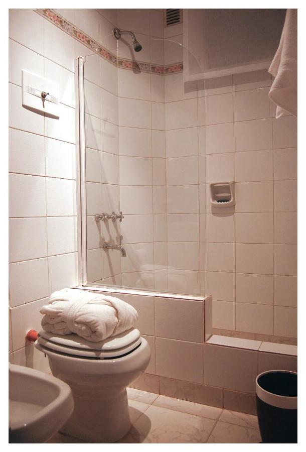 A metros de calle Florida, con patio - 3