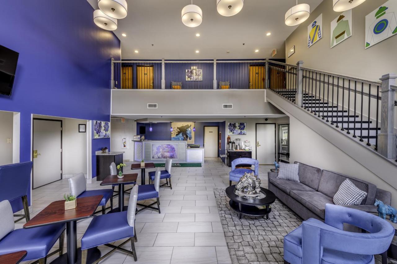 Lexington Inn and Suites — photo 6