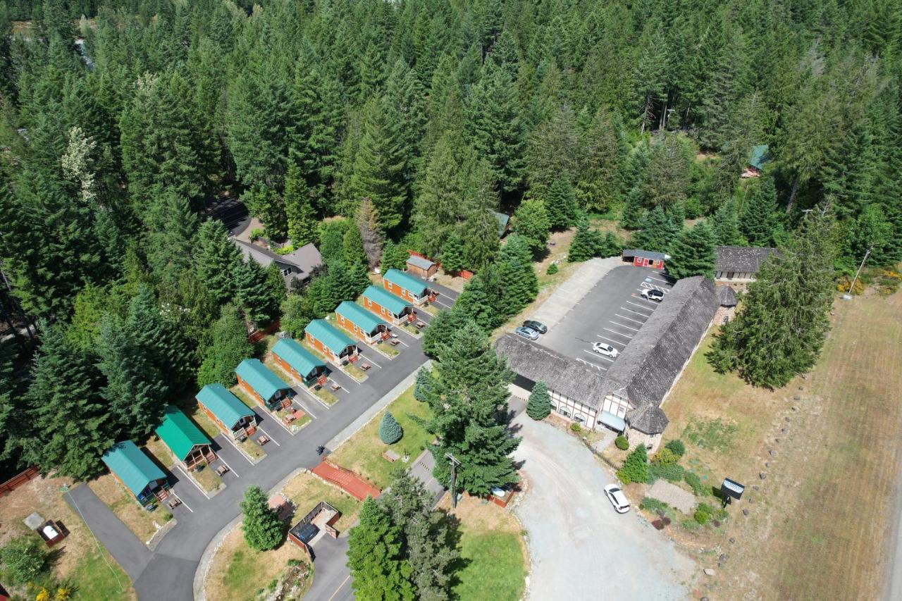 Packwood Lodge & Cabins — photo 11