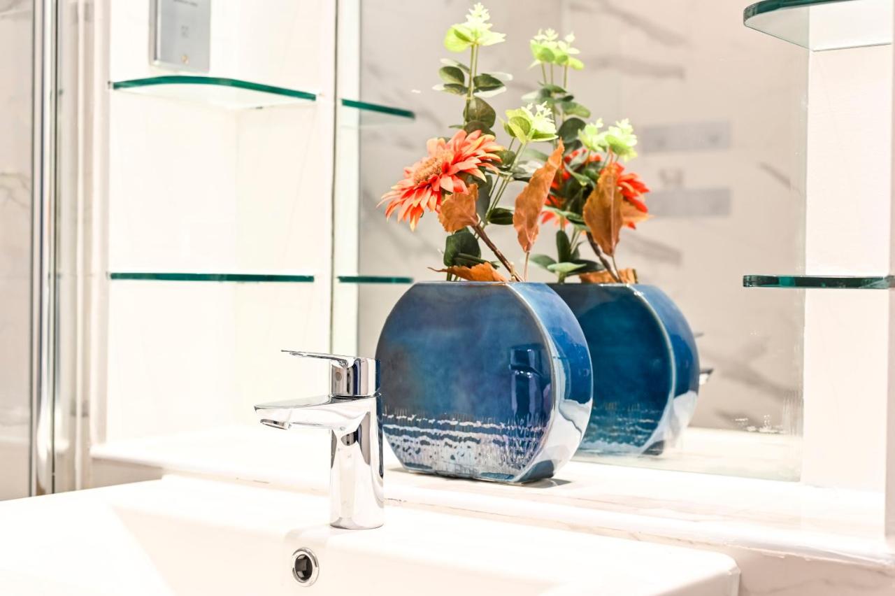 Stunning 3 Bed Central London Apartment - 3