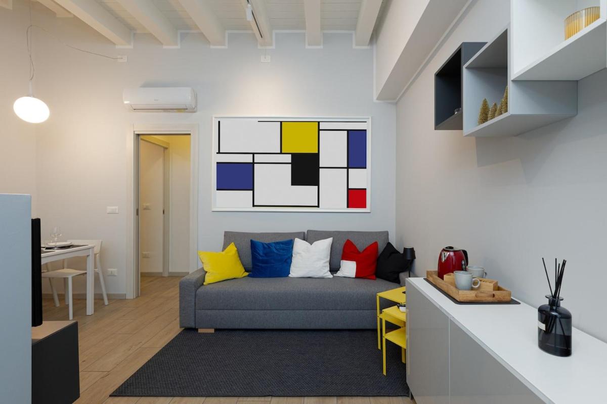 Mondrian Apartment l BB Apartments Trieste