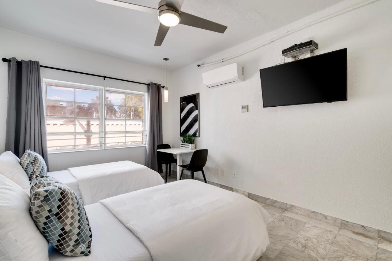 Best location by the Beach ! Free WiFi - TV - All amenities - 5