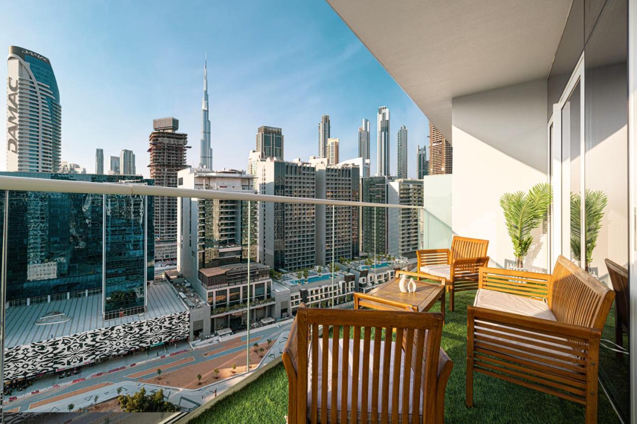 Exclusive 1-Bedroom Apartment with Breathtaking Burj Khalifa Views in the Heart of Dubai - 4