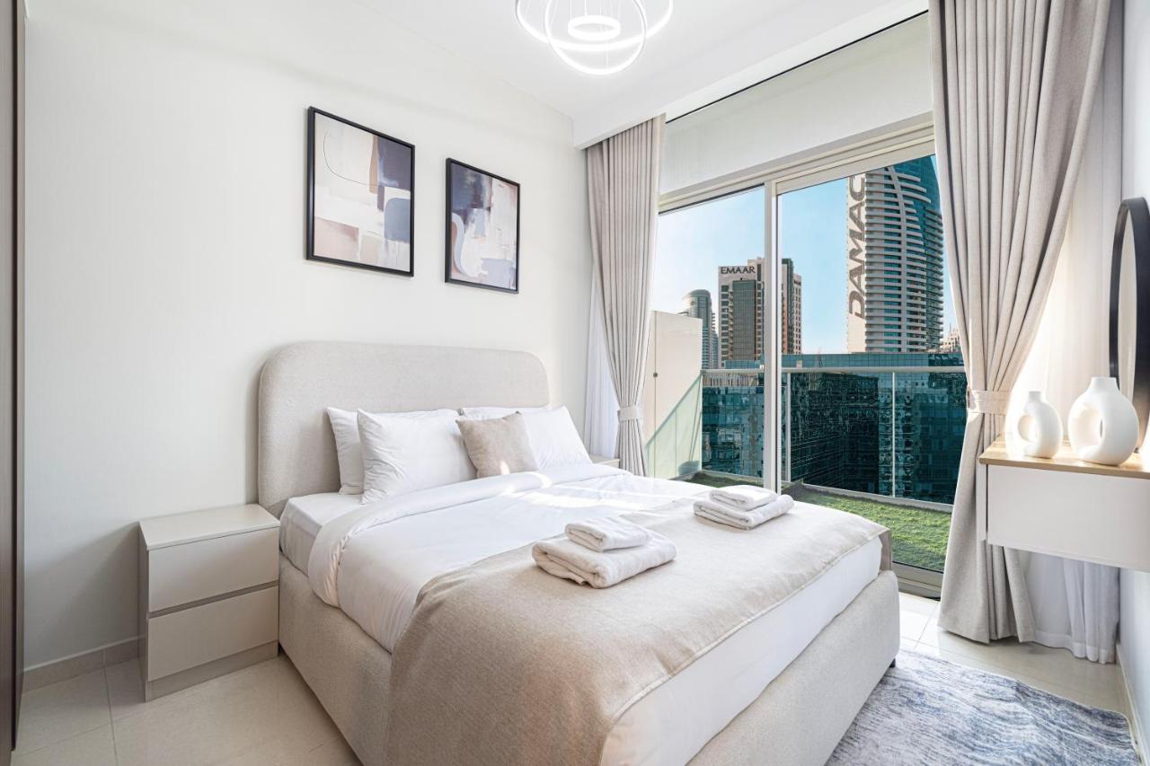 Exclusive 1-Bedroom Apartment with Breathtaking Burj Khalifa Views in the Heart of Dubai - 5