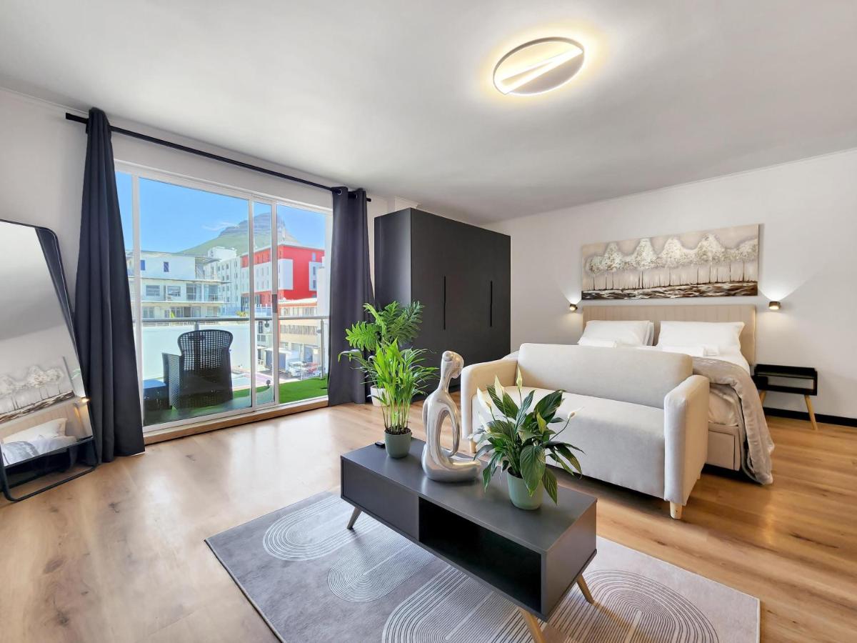 Stunning Apartment Within the Heart Of Cape Town - 2