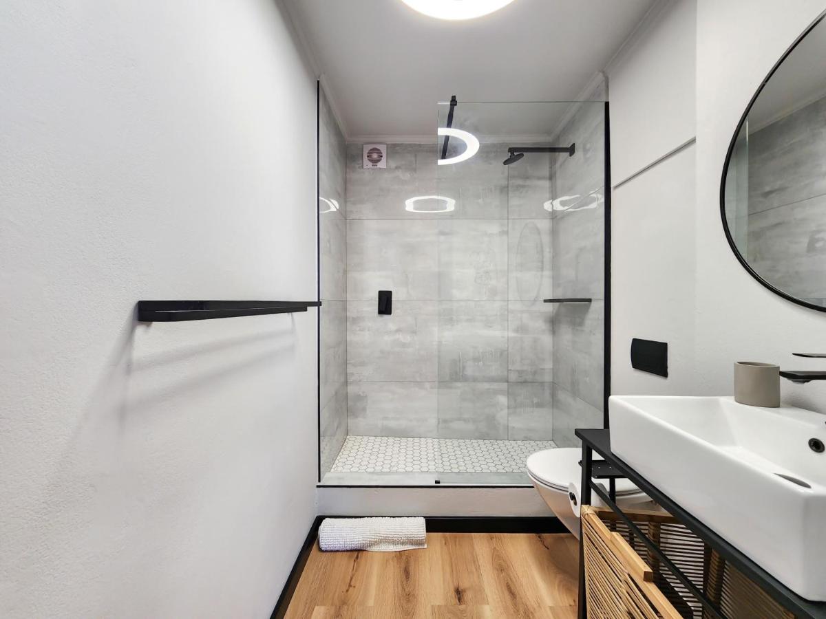 Stunning Apartment Within the Heart Of Cape Town - 3