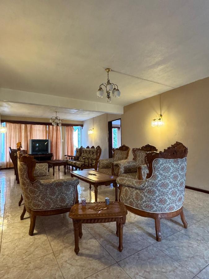 Transit Home - 10 mins from airport & Blue Bay Beach - 5