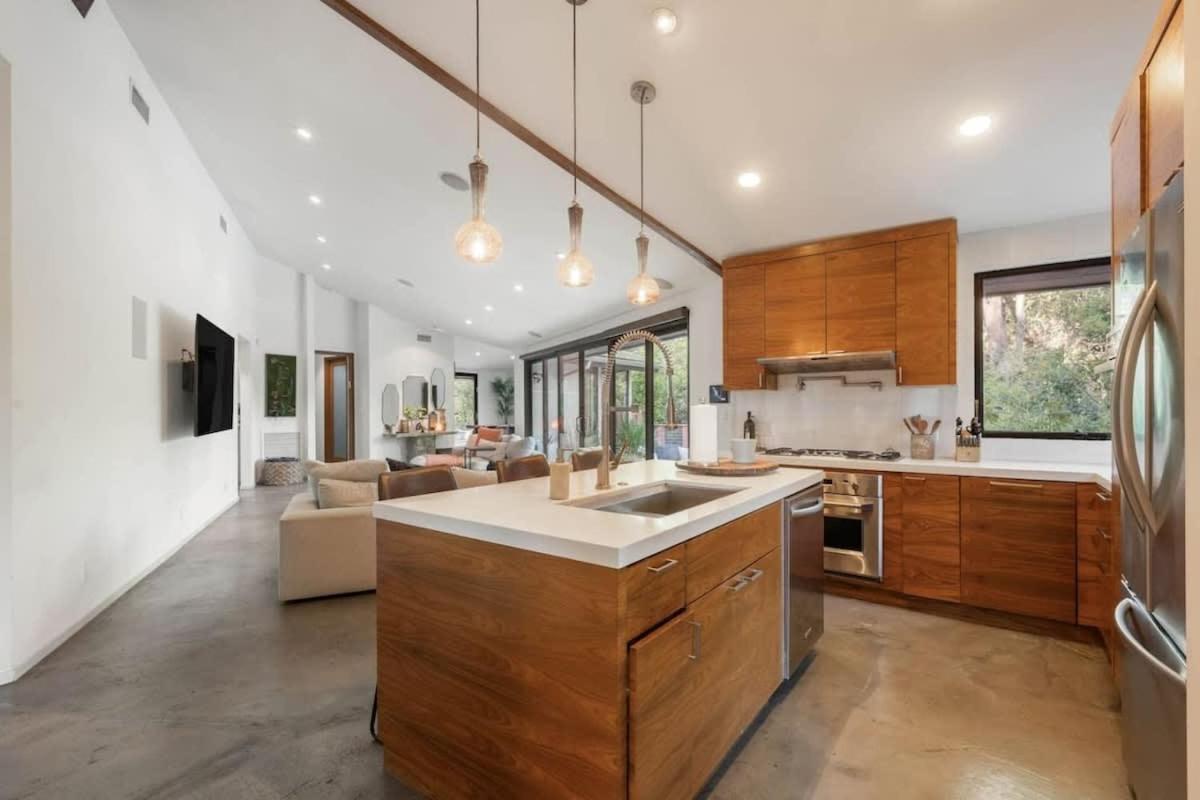 Cozy Oasis in Oakley with Basketball court pool - 5