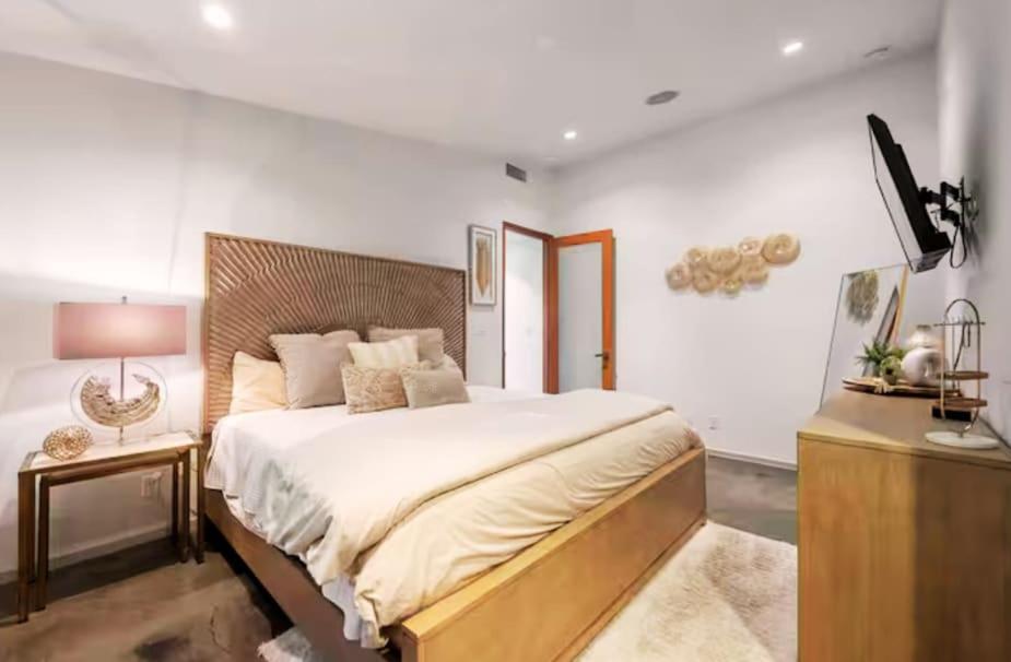 Cozy Oasis in Oakley with Basketball court pool - 2