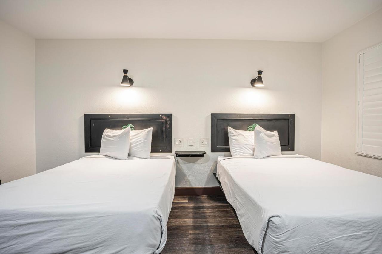 Image: The Greens Hotel on Stockton