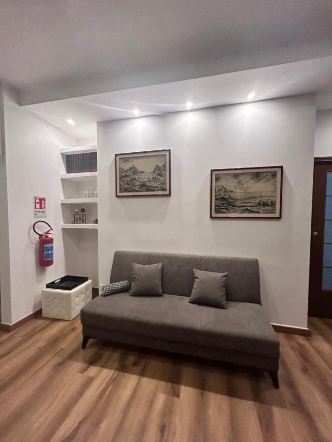 Love Roma Termini Apartment with Terrace - 5