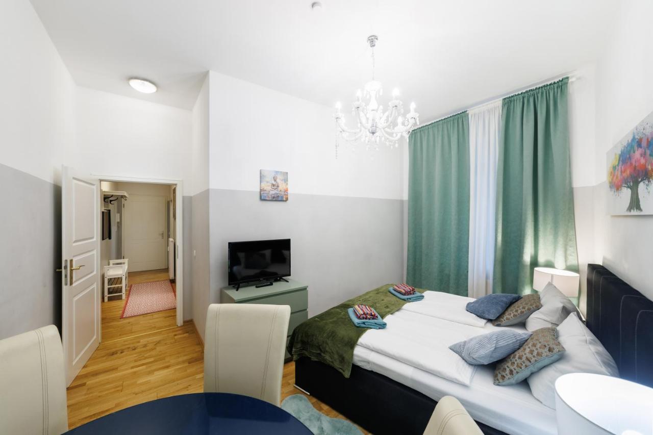 Grand Central Mitte Apartment - 5