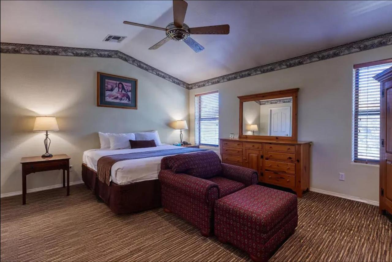 Majestic Mountain Inn — photo 9