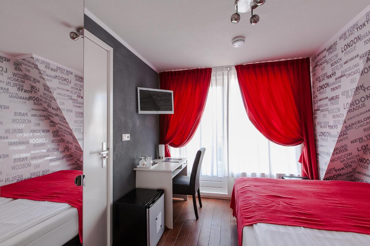 Alex Rooms photo