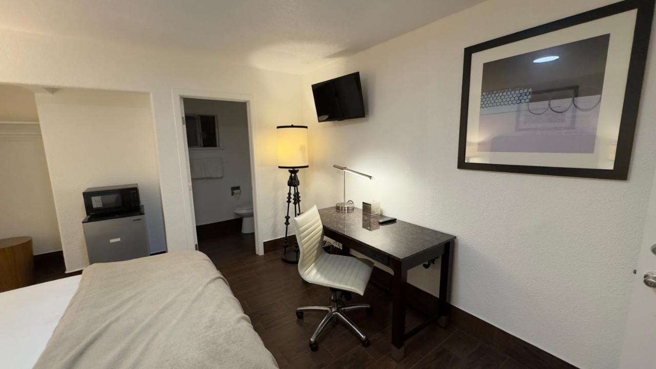 Budget Motel — photo 19