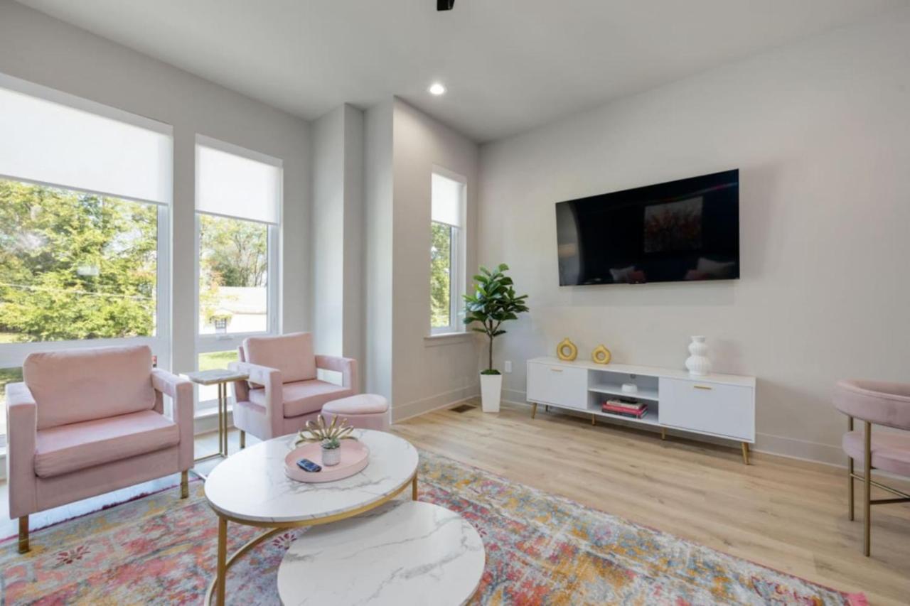 Dolly and Denim 4 Bedroom 4.5 Bath with Spacious Rooftop - 3