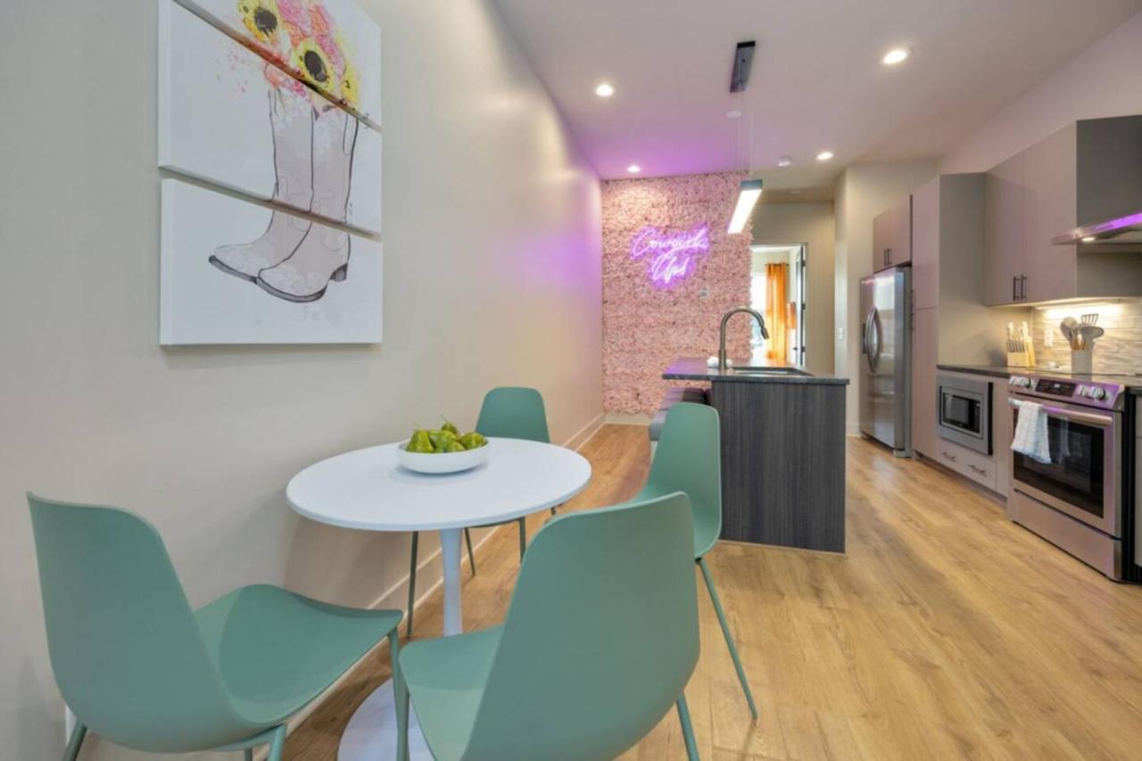 Cowgirl Up 4BD 4.5BTH Rooftop Views - 4