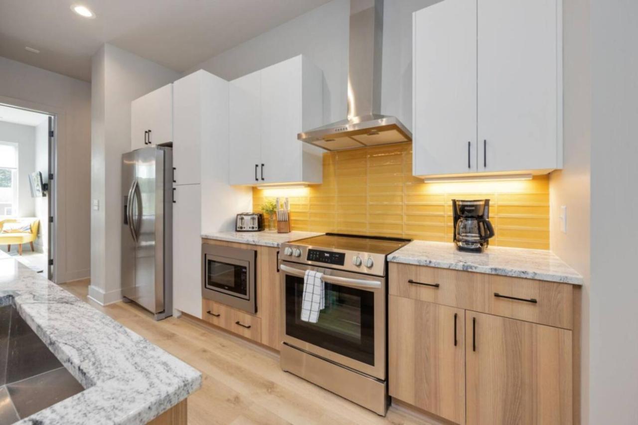 Hey Nashville Gorgeous Townhome 4 Bedrooms 4.5 Bathrooms - 2