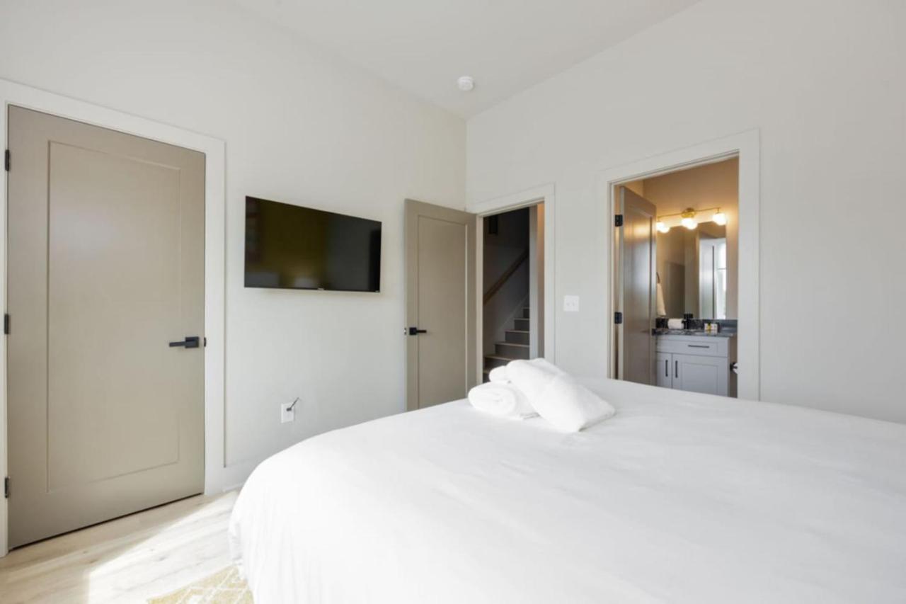 Hey Nashville Gorgeous Townhome 4 Bedrooms 4.5 Bathrooms - 3