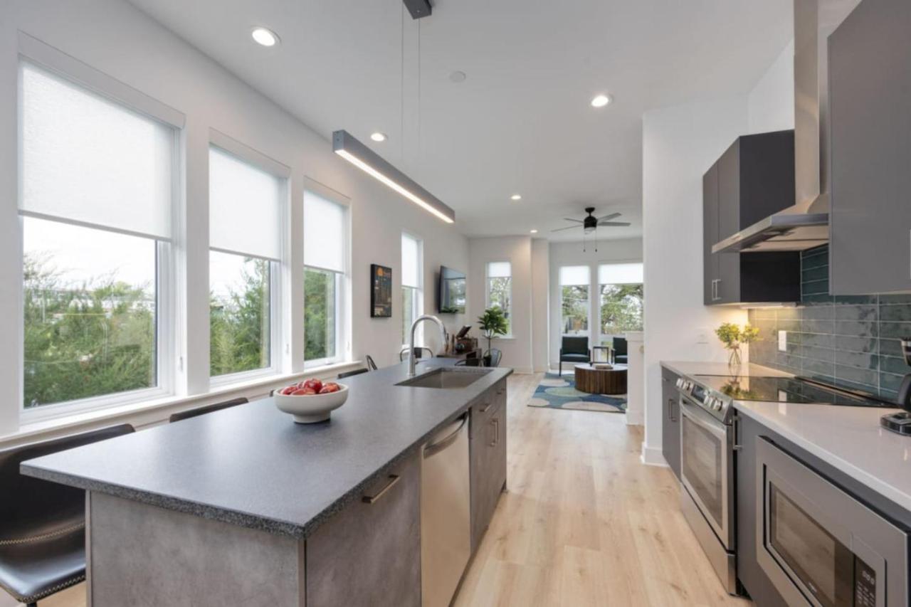 The Ryman 4 Bedroom Haven with Scenic Rooftop - 4