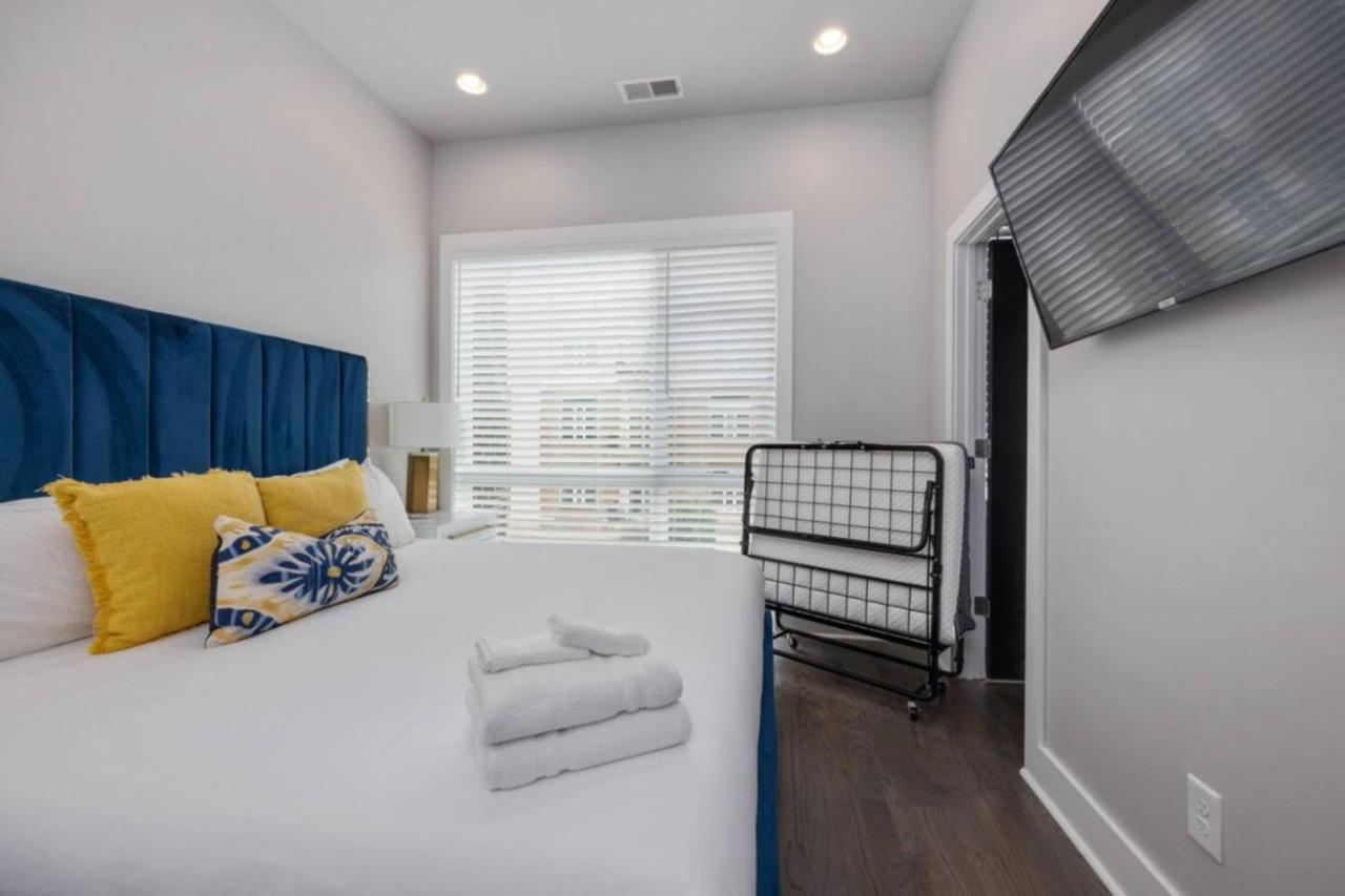 Sapphire Loft 4 Bedroom 4.5 Bath Rooftop Patio - 2