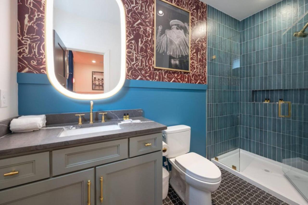 Music Row Country Retreat Balcony And Hot Tub - 3