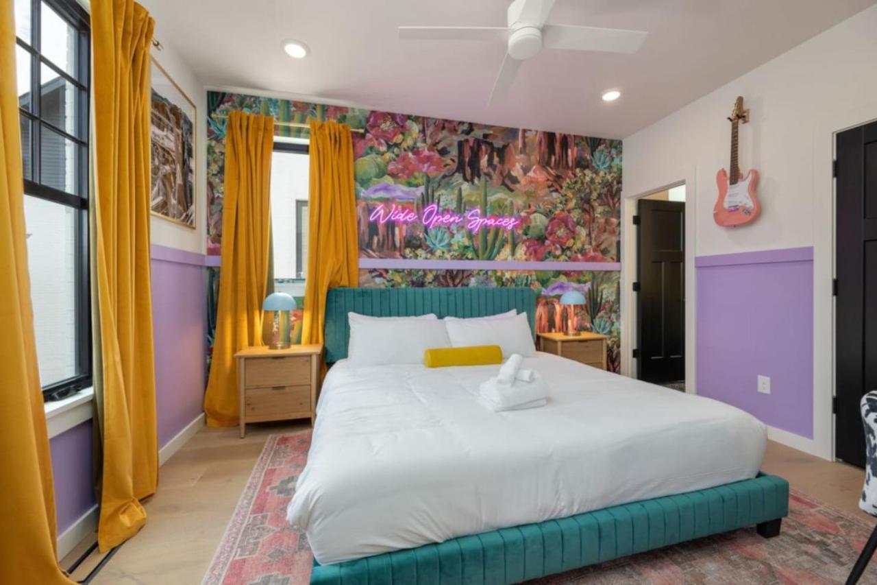 Music Row Country Retreat Balcony And Hot Tub - 2