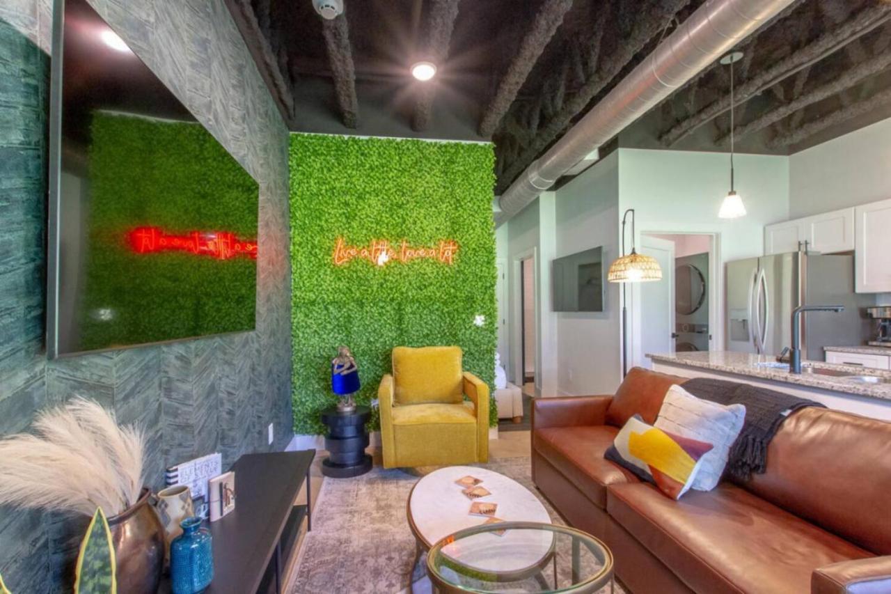 Vibrant Studio Retreat - South Nashville - 5