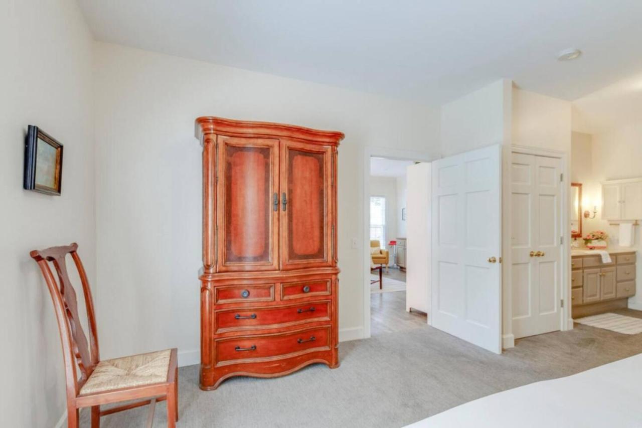 Green Hills Getaway Shopping and Dining District - 2