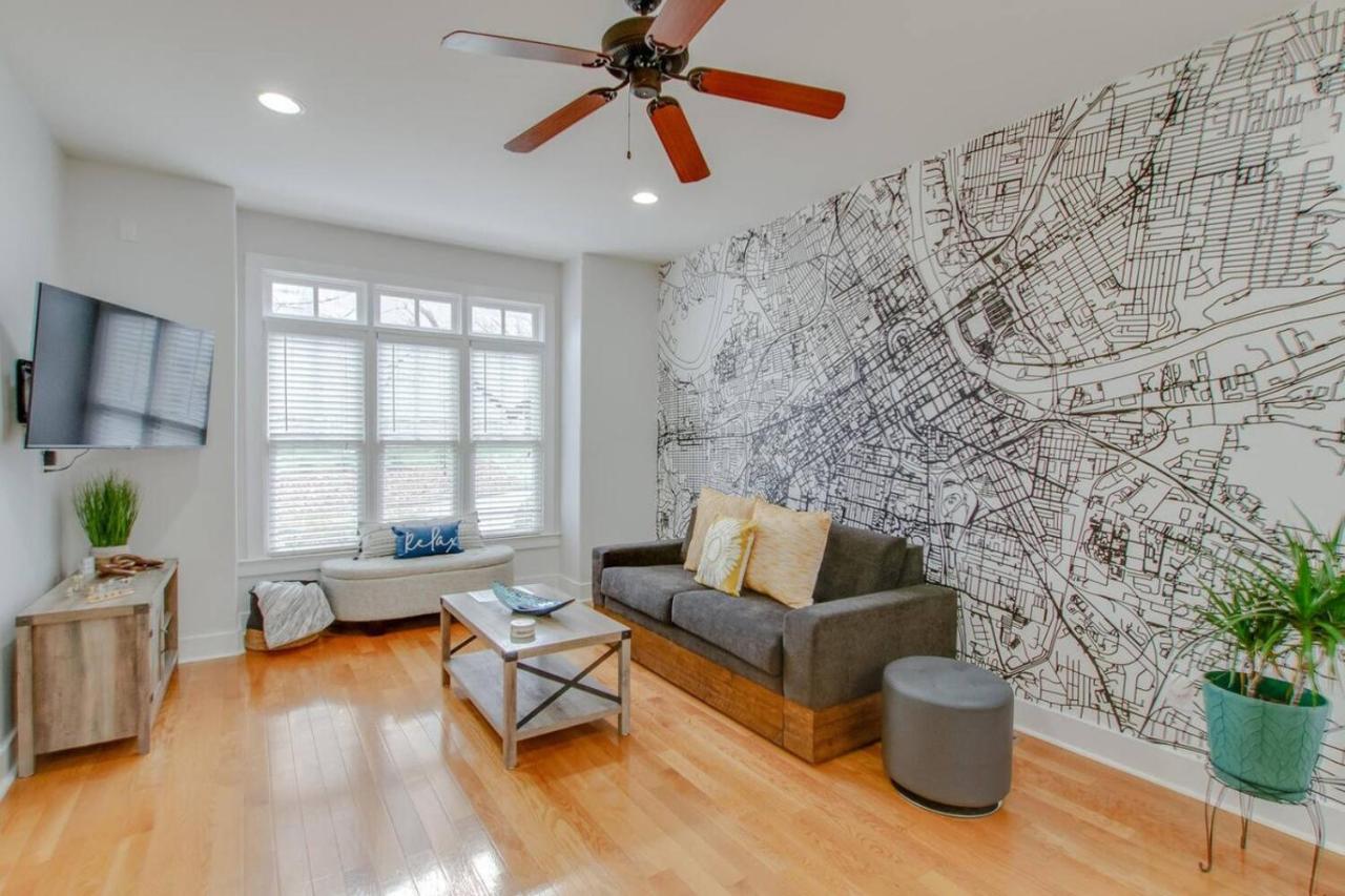 Vibrant Trendy Two Bedroom Home Near Marathon Village - 5