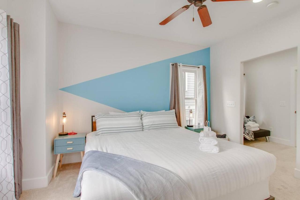 Vibrant Trendy Two Bedroom Home Near Marathon Village - 2