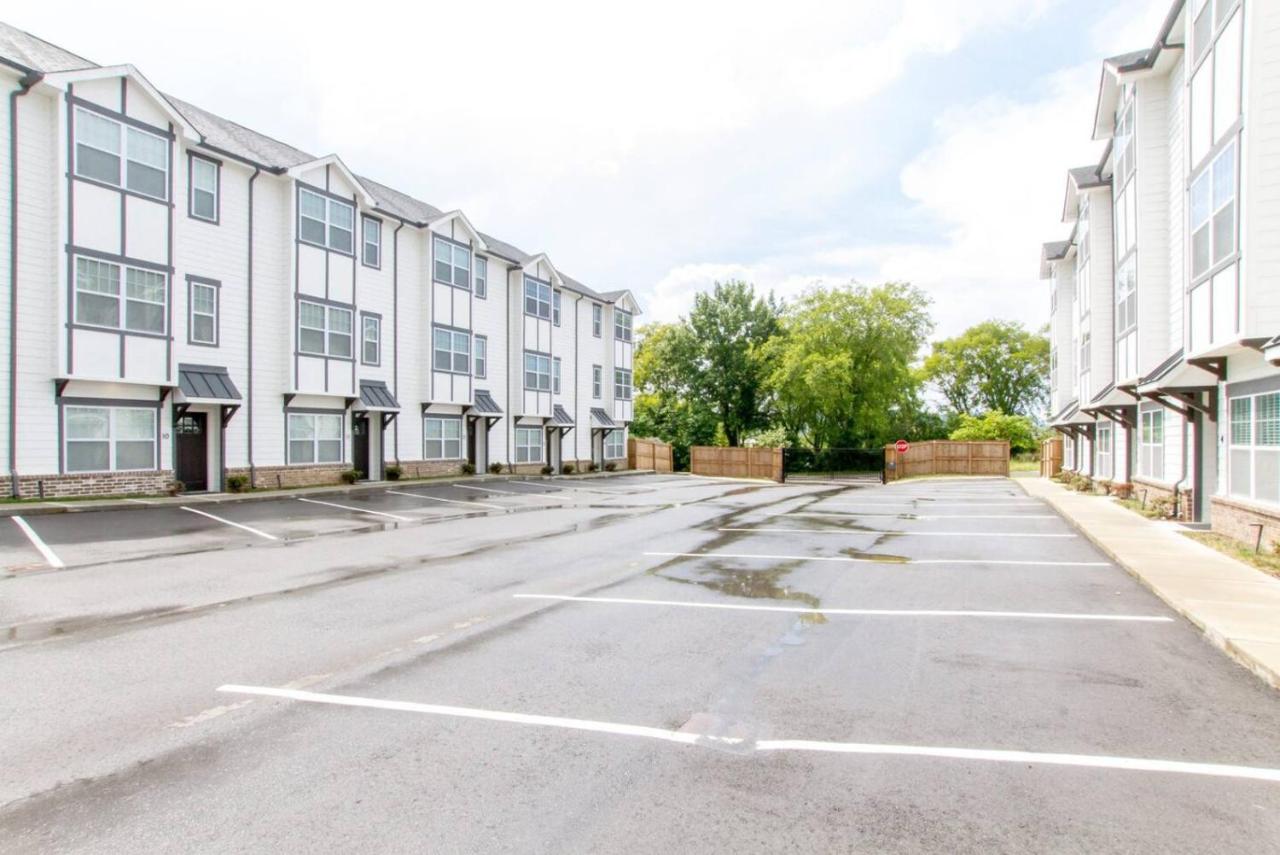 Luxurious Townhome Music City Group Retreat - 3