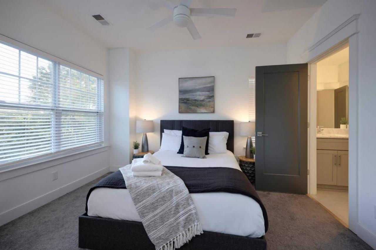 Two Spectacular Homes for Twenty Guests with Outdoor Patio - 4