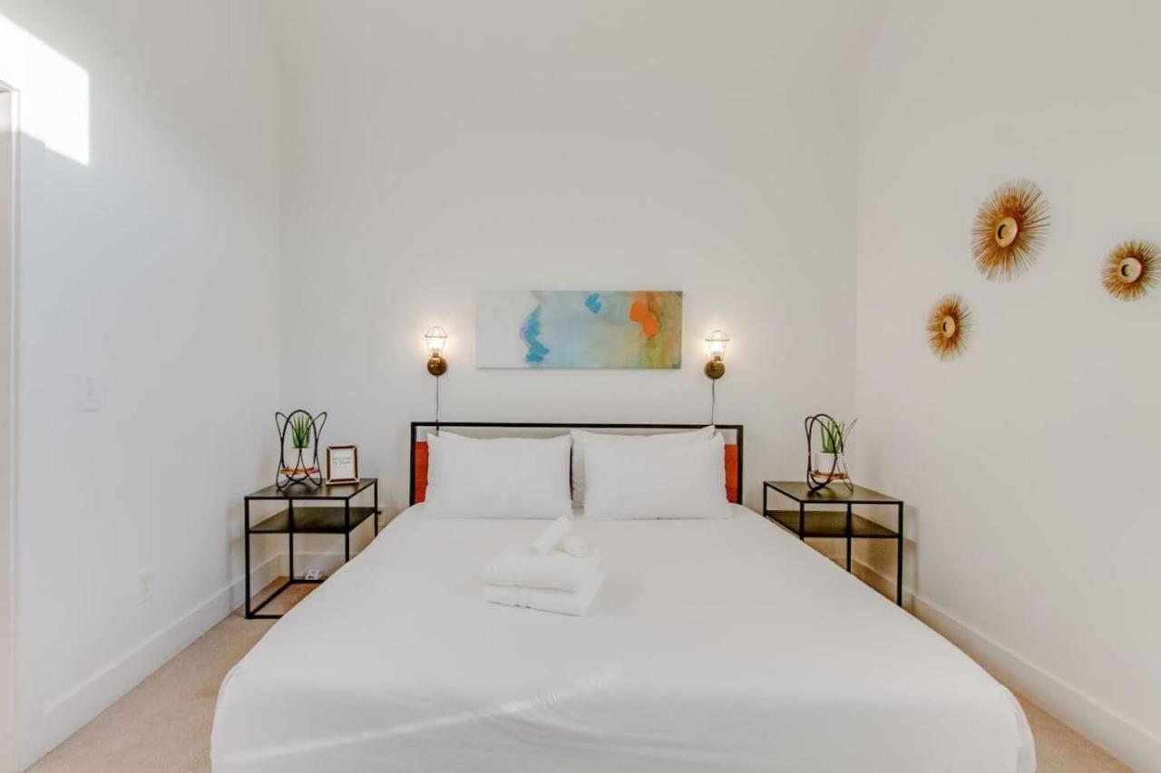 Spacious and Sleek Amazing Location Patio Space - 2