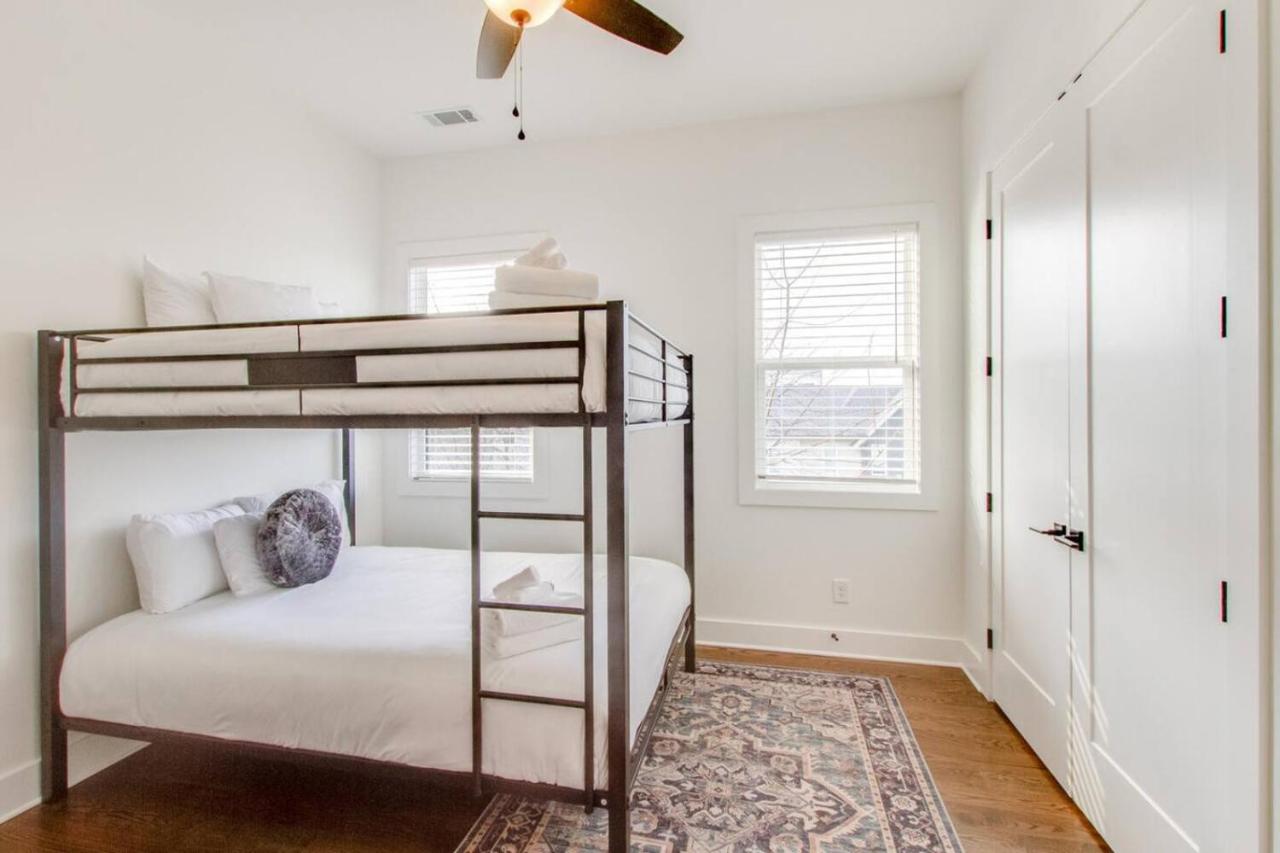 Modern Farmhouse Game Table Minutes To Broadway - 2