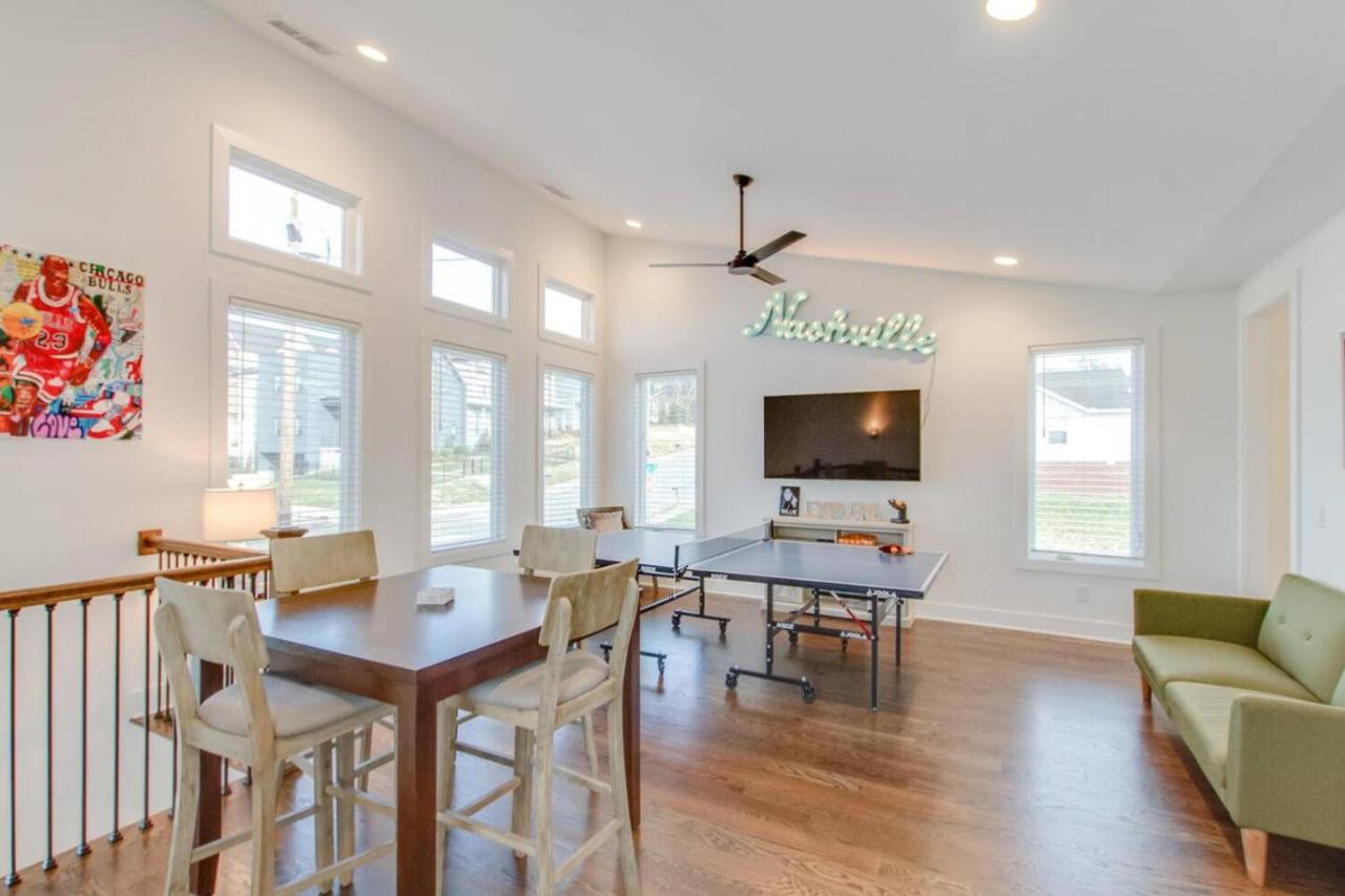 Modern Farmhouse Game Table Minutes To Broadway - 5