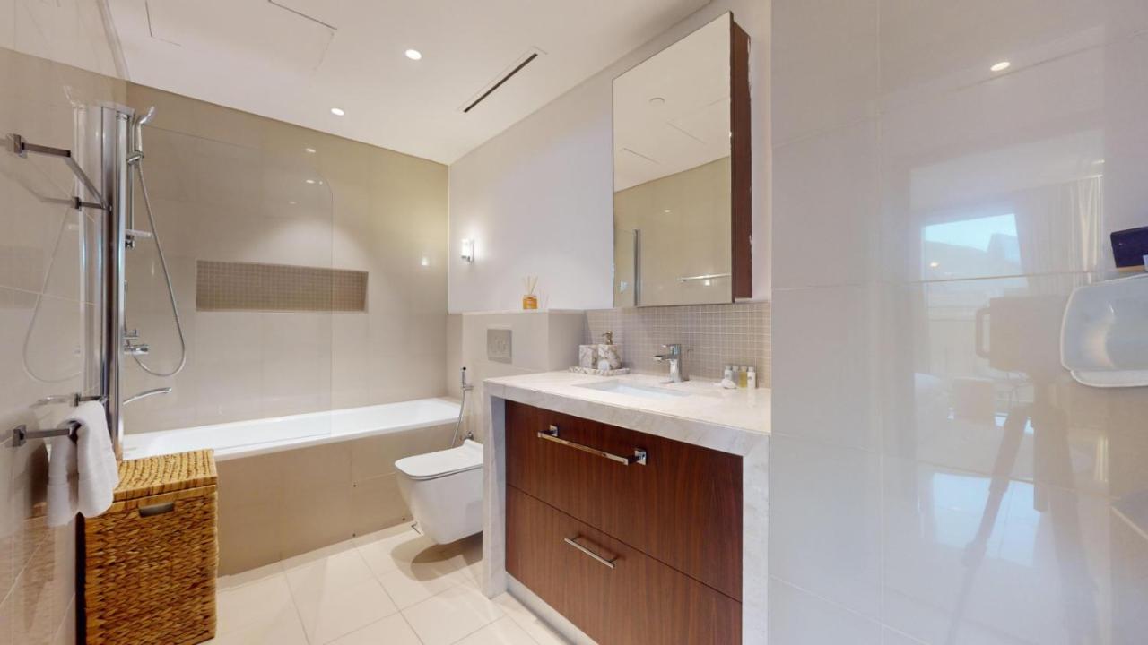 Vacationer Holiday Homes I Modern 1 Bed l Burj Khalifa Views l Close to Dubai Mall - 3