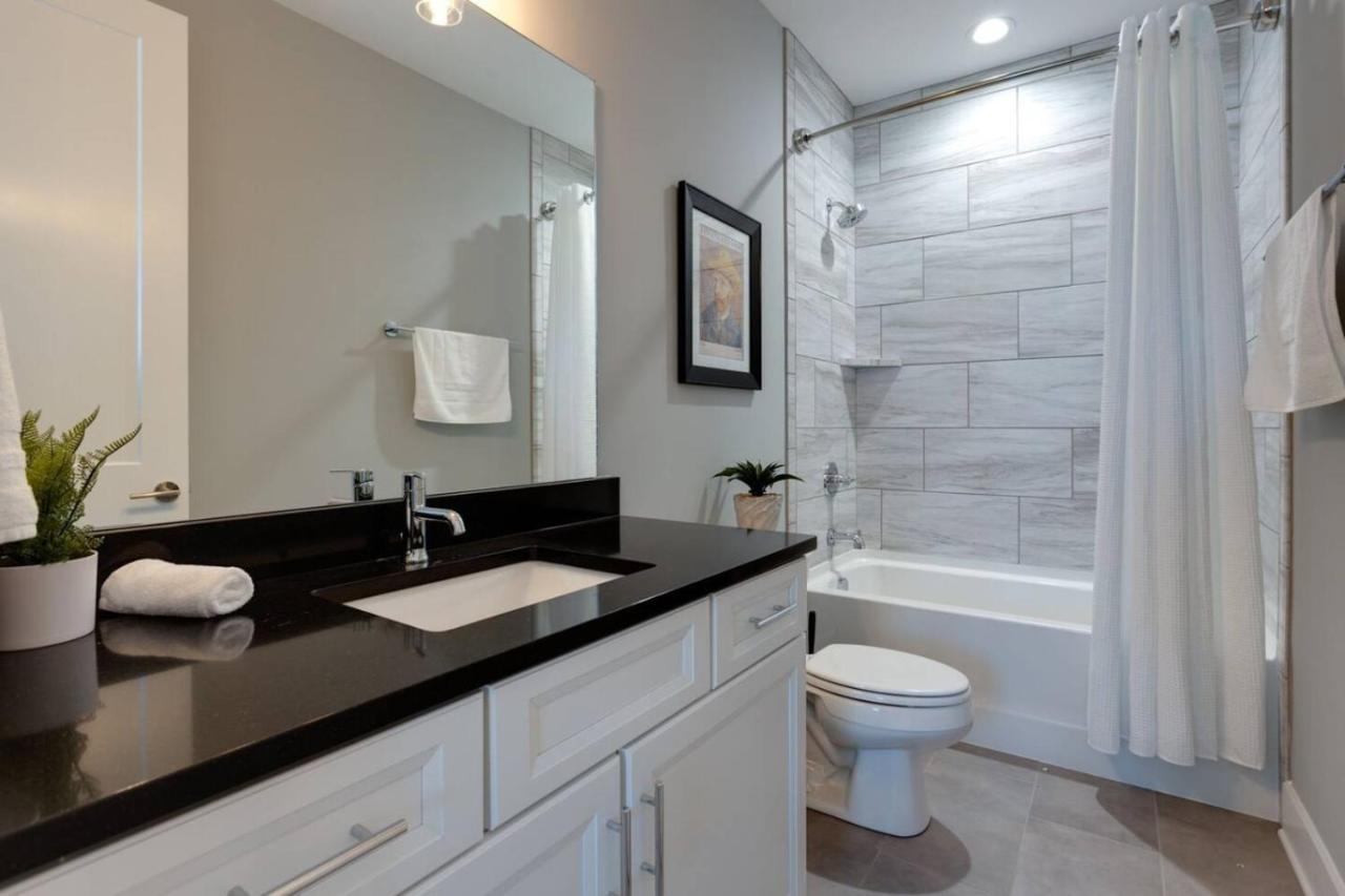 Luxury Downtown Townhome Elevated Skyline Views - 2