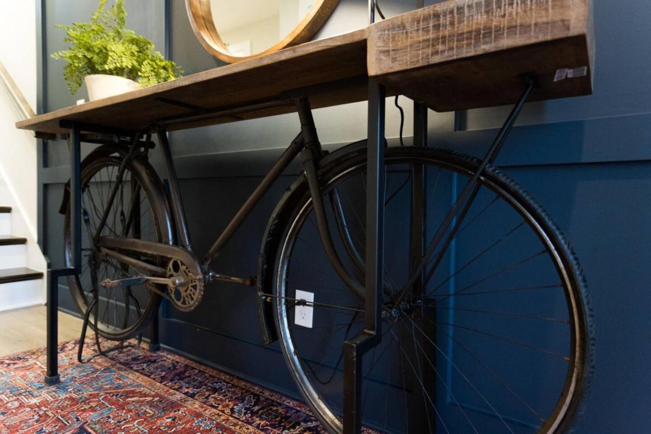 Large Royal Townhome Beautiful Design and Rooftop - 4