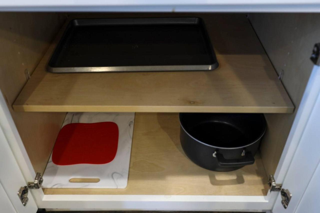 Ten Minutes to Broadway Spacious Townhouse - 3