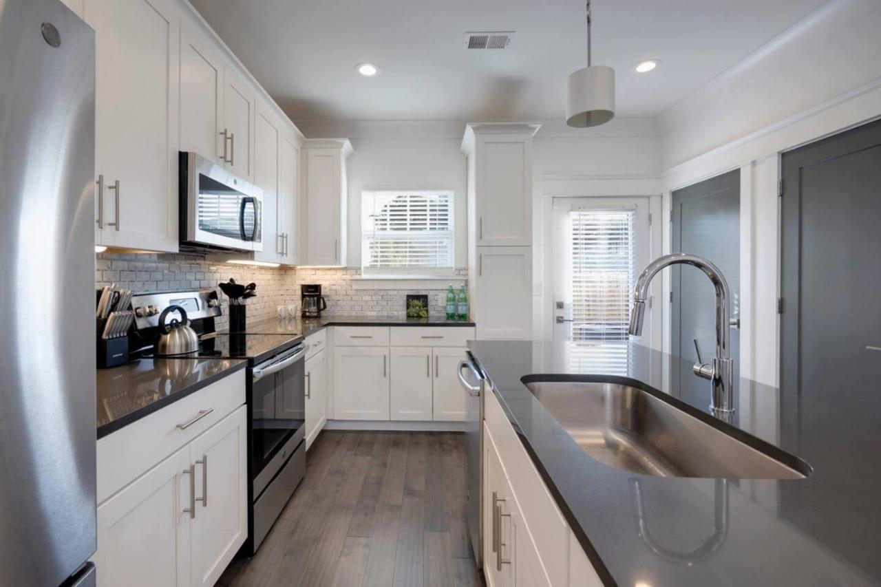 Beautiful Townhomes 2 Units With Outdoor Patios - 5