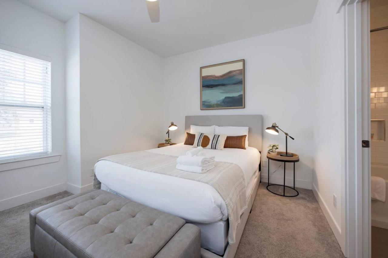 Ten Minutes to Broadway Unwind in Style - 2