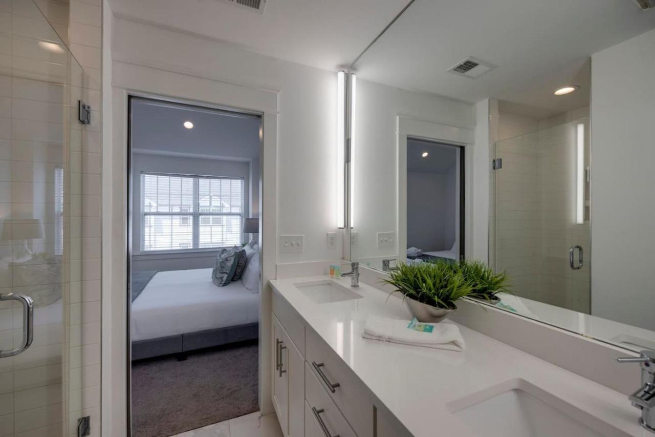 Ten Minutes to Broadway Stylish Gated Townhome - 3