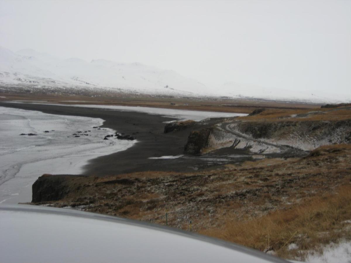 Beach: Ásbrandsstadir Cottage