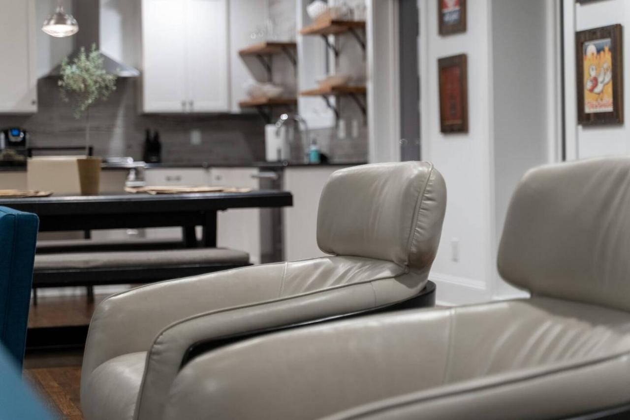 Elegant Townhouse Near Broadway - 3