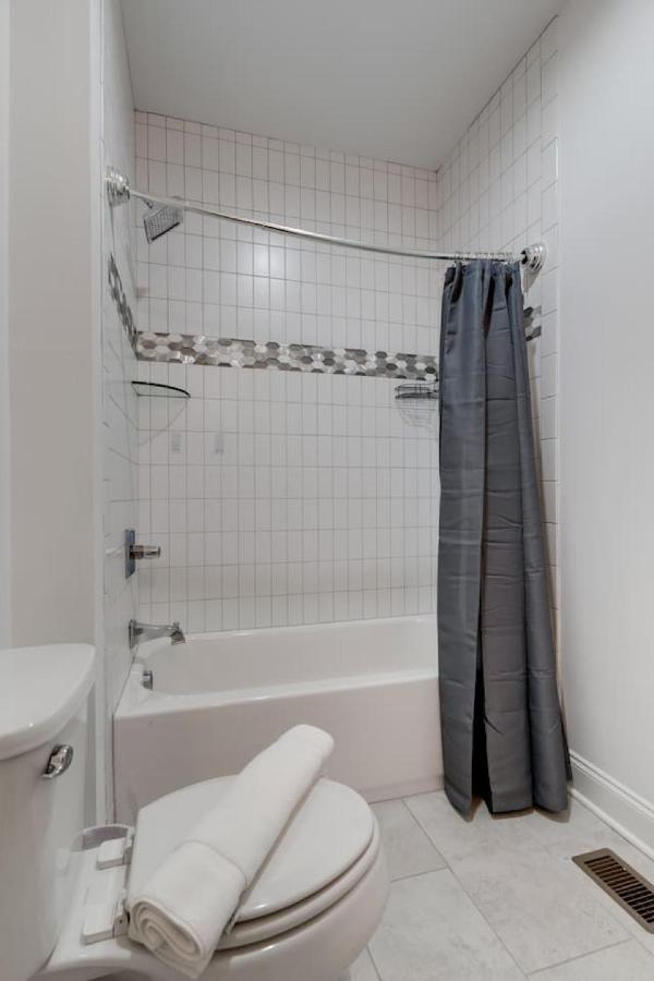 Elegant Townhouse Near Broadway - 4