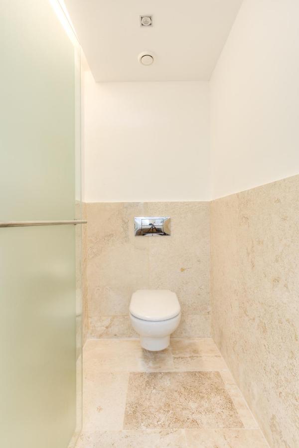 Luxury 2-Bedroom Apartment with Beach Club Access - 5